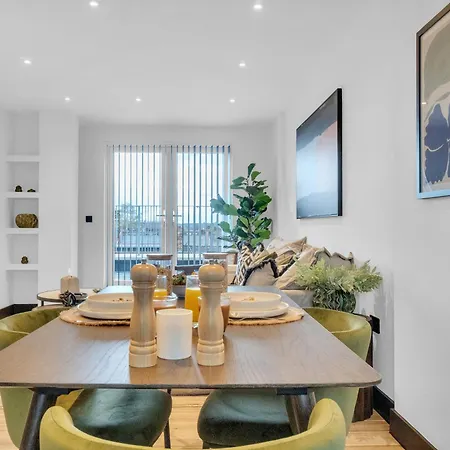 Homely- North London Penthouse Apartment Finchley Exterior photo