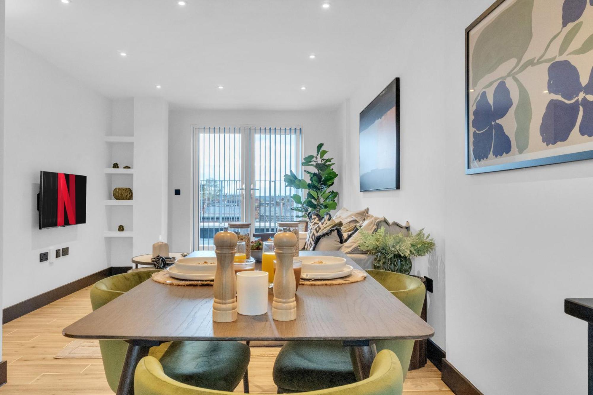 Homely- North London Penthouse Finchley