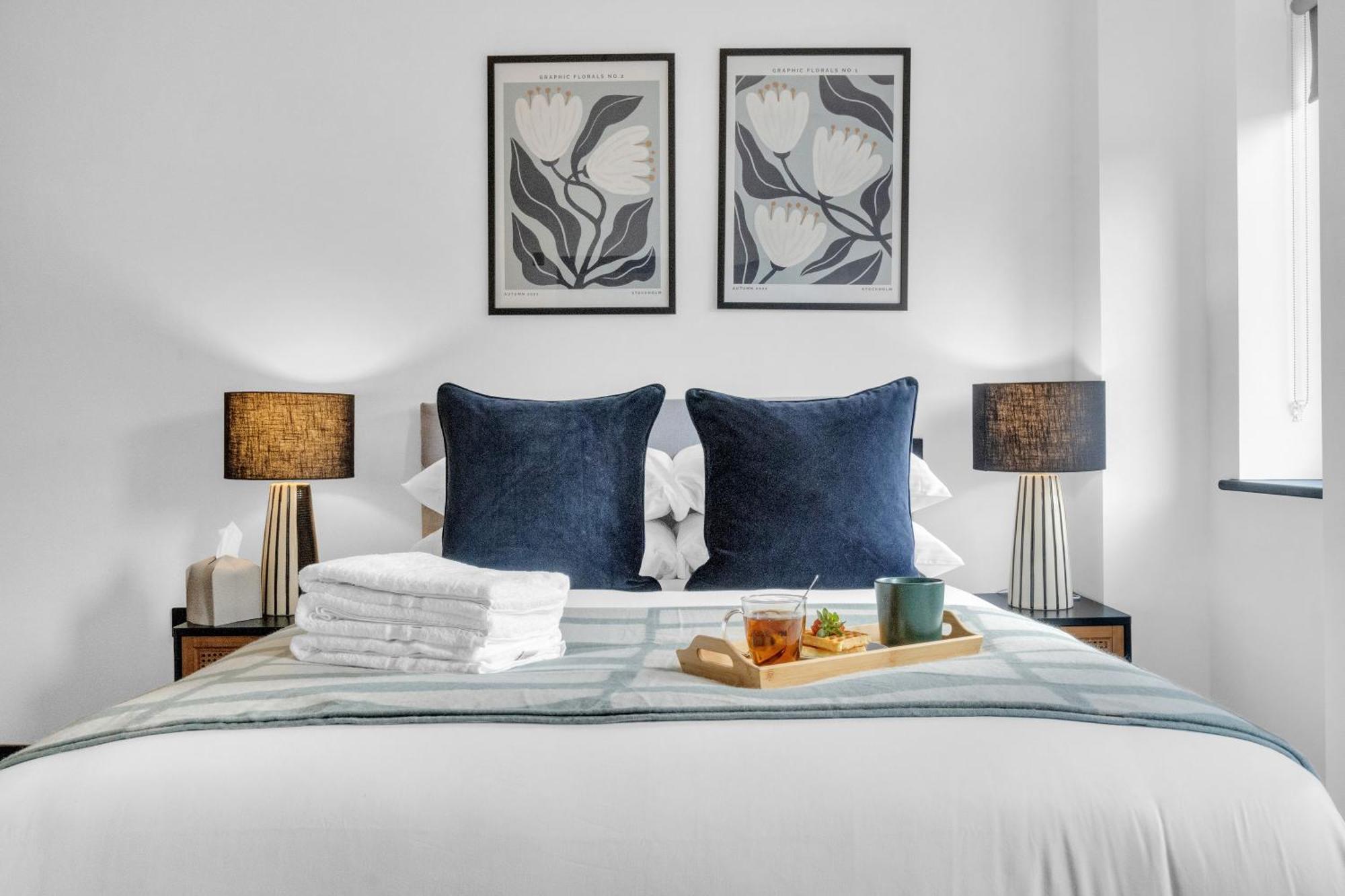 Apartment Homely- North London Penthouse Finchley
