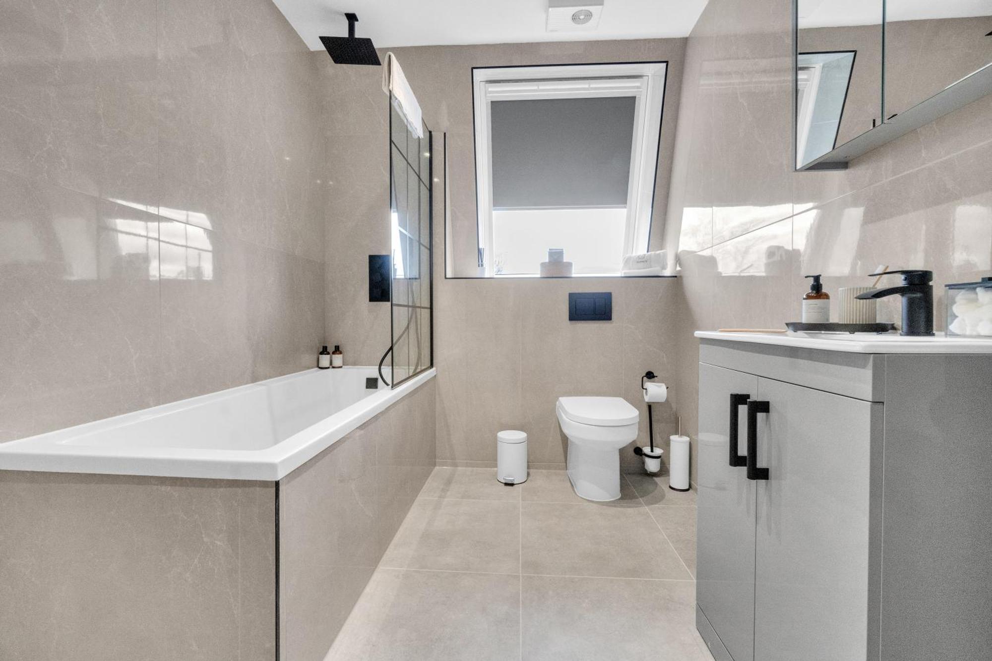 Homely- North London Penthouse Finchley