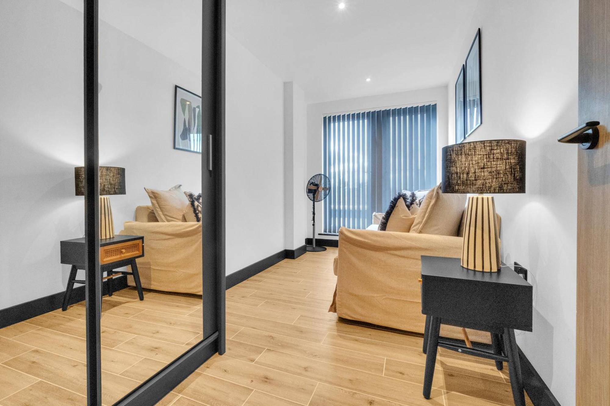 Homely- North London Penthouse Apartment *